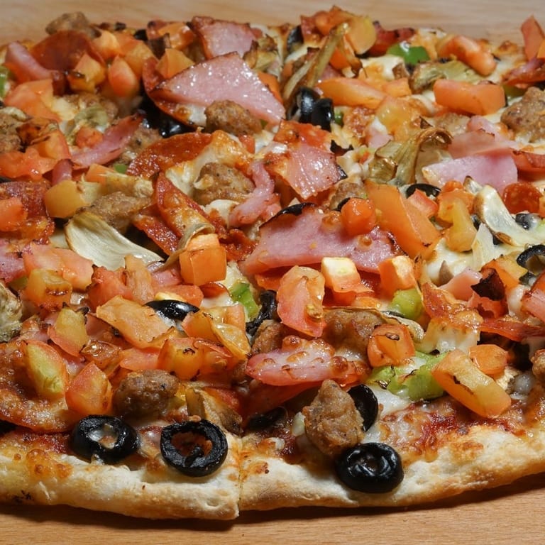 Fresh Salads to Complement Your Meal