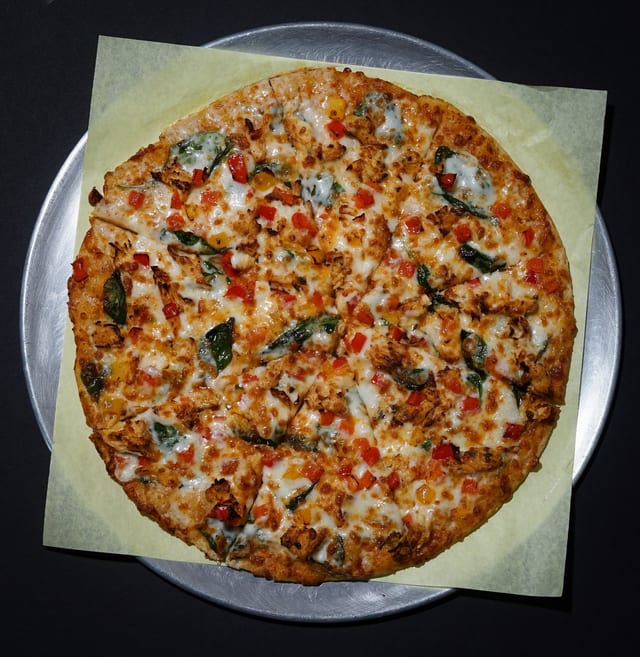 Butter Curry Chicken Pizza.