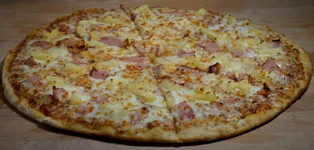 12" Hawaiian Pizza Pick Up Special.